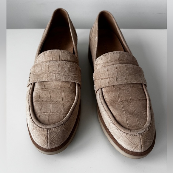 Vionic Cleo Loafer Size 9 Women’s Beige Leather Loafers - EUC - Picture 4 of 8